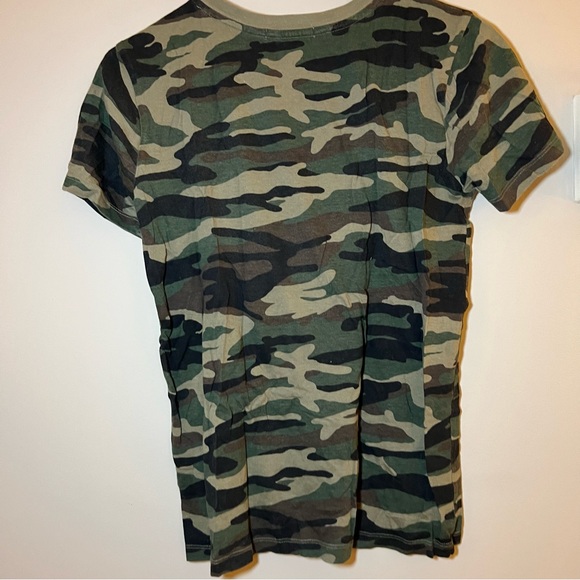 Green Camo T-shirt, Size S - Picture 5 of 6